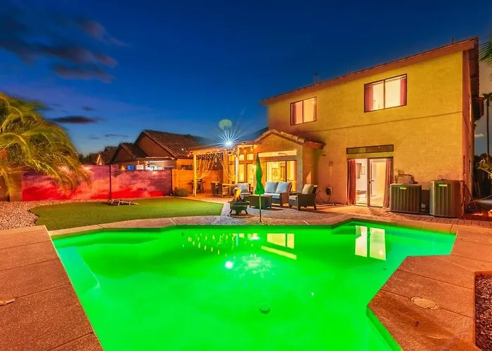 Holiday home Brand New! Game & Pool, North Retreat