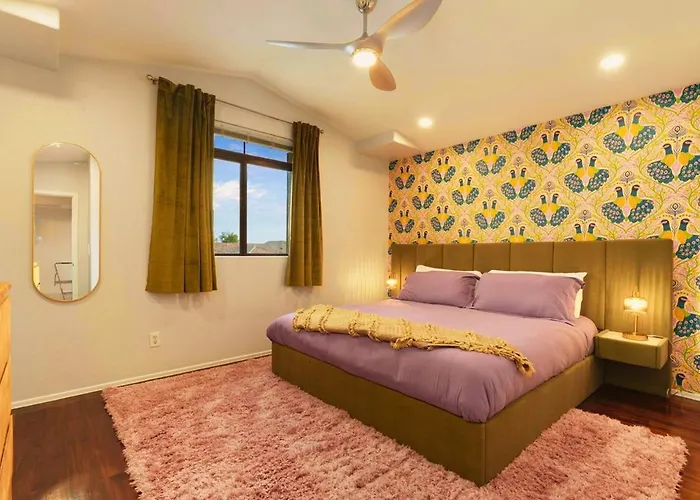 Brand New! Game & Pool, North Retreat Holiday home